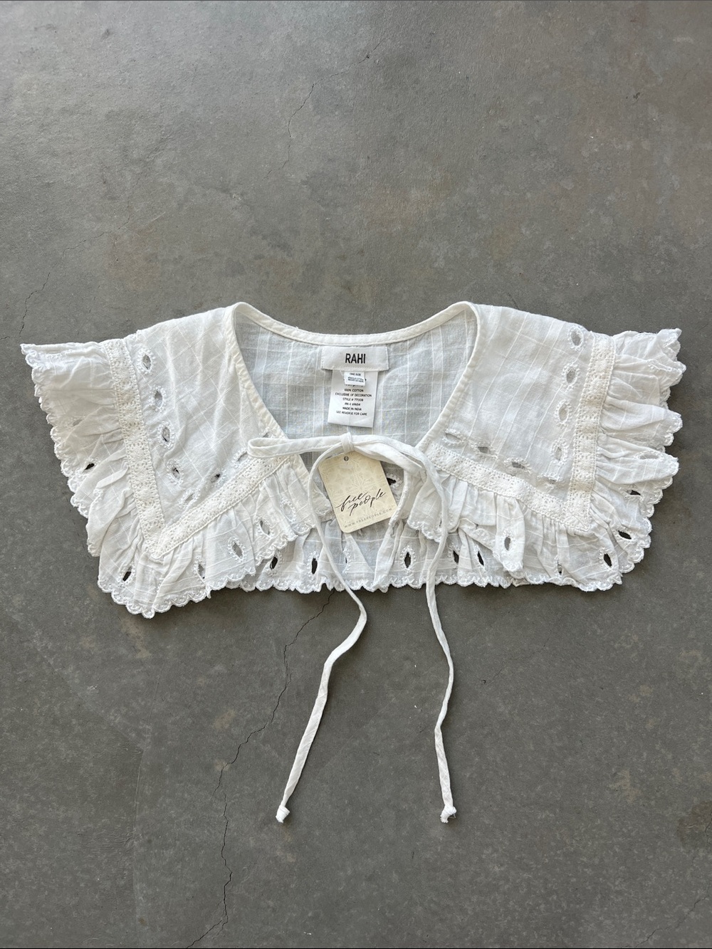 Rahi White Eyelet Tie Collar